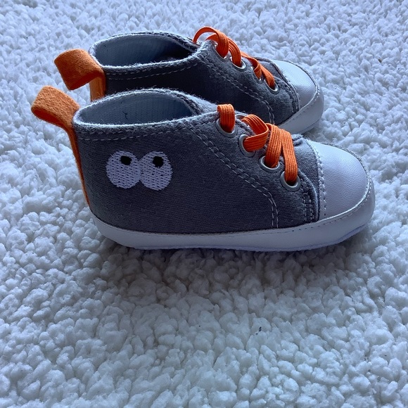 Baby Mode Shoes With Eyes On Side And Orange Fake Laces 3-6M - Picture 1 of 6